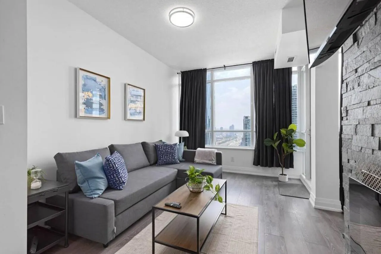 Lux 1 Br-Den Dwtn Condo Near Cn Tower With Parking 토론토