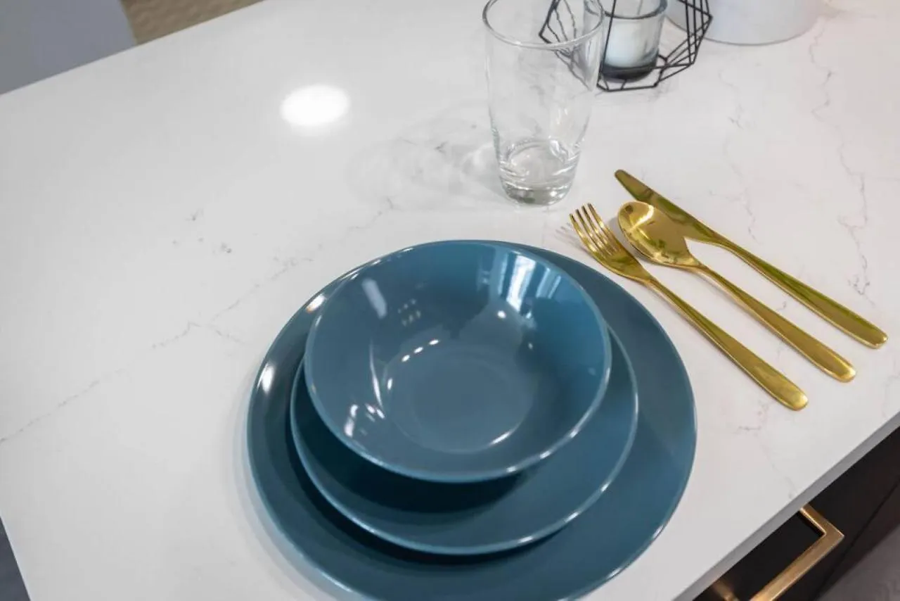 Lux 1 Br-Den Dwtn Condo Near Cn Tower With Parking 토론토 0*,  캐나다